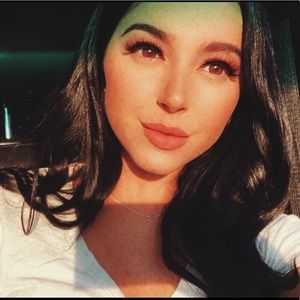 Meet your Posher, Alyssa